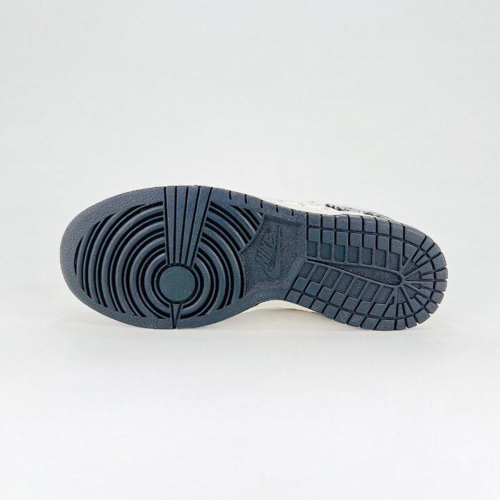 NIKE SB DUNK LOW X LOUIS VUITTON MONOGRAM DENIM WHITE BLACK - Image 8