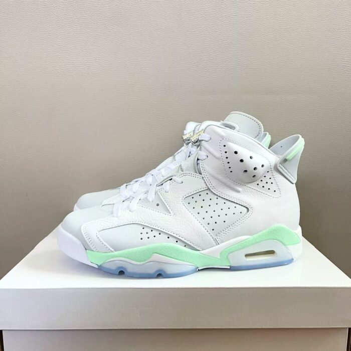 NIKE AIR JORDAN 6 RETRO MINT FOAM W DQ4914 103 - Image 2