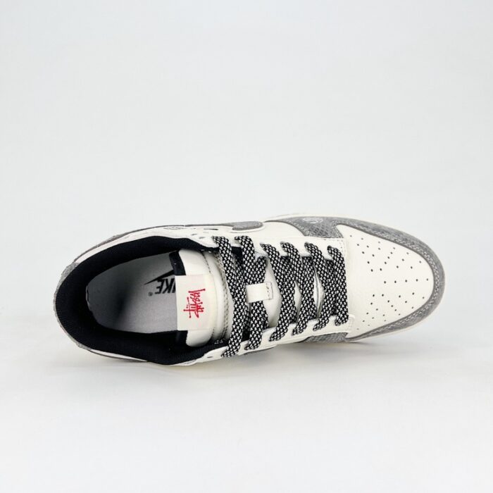 NIKE SB DUNK LOW X STUSSY SNAKE YEAR LIMITED EDITION WHITE GREY SMALL HOOK STARS XF8698 051 - Image 4