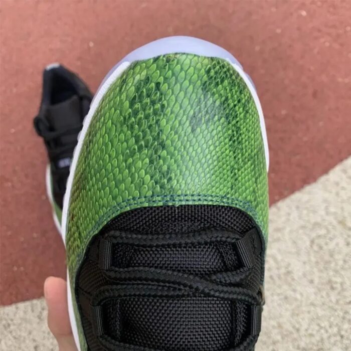 AIR JORDAN 11 RETRO LOW SNAKESKIN GREEN 528895 033 - Image 10