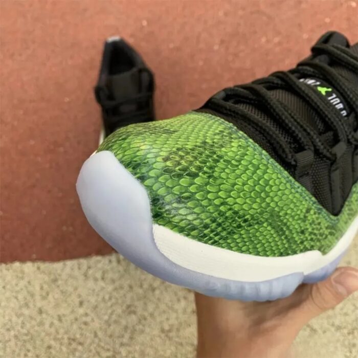 AIR JORDAN 11 RETRO LOW SNAKESKIN GREEN 528895 033 - Image 9
