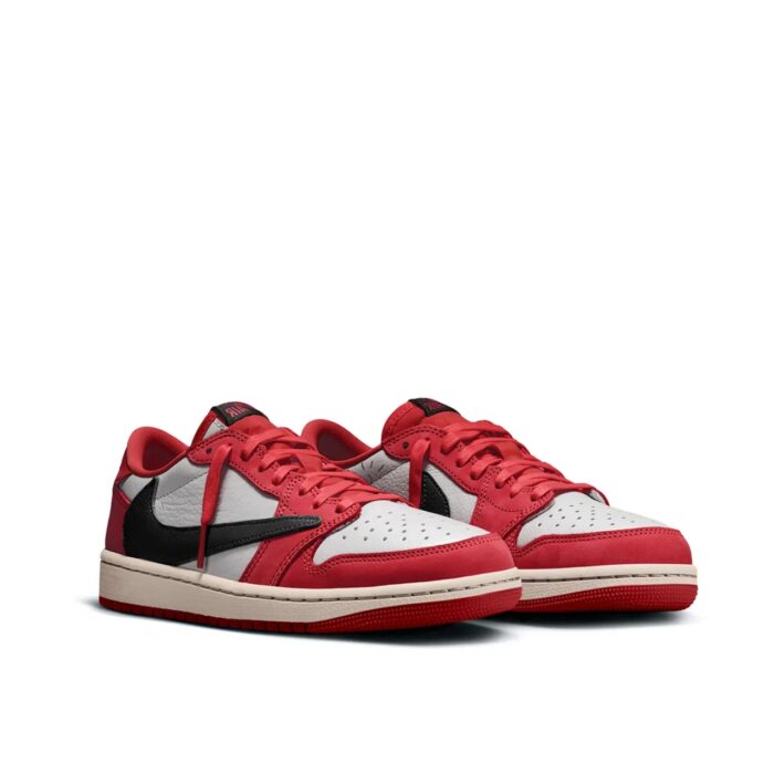 NIKE AIR JORDAN 1 LOW X TRAVIS SCOTT CHICAGO RED