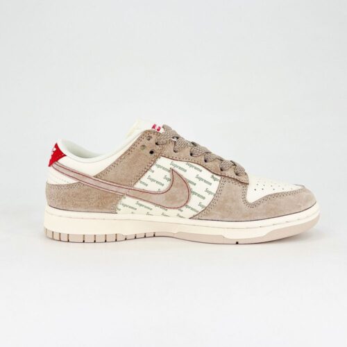 Nike SB Dunk Low X Supreme Brown White - Image 3