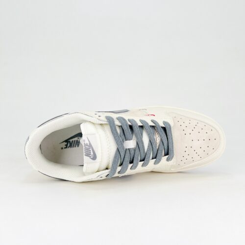 Nike SB Dunk Low X Supreme White Gray  - Image 4