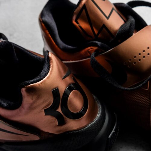 NIKE KEVIN DURANT 4 CHRISTMAS METALLIC COPPER FZ5913 800 - Image 5