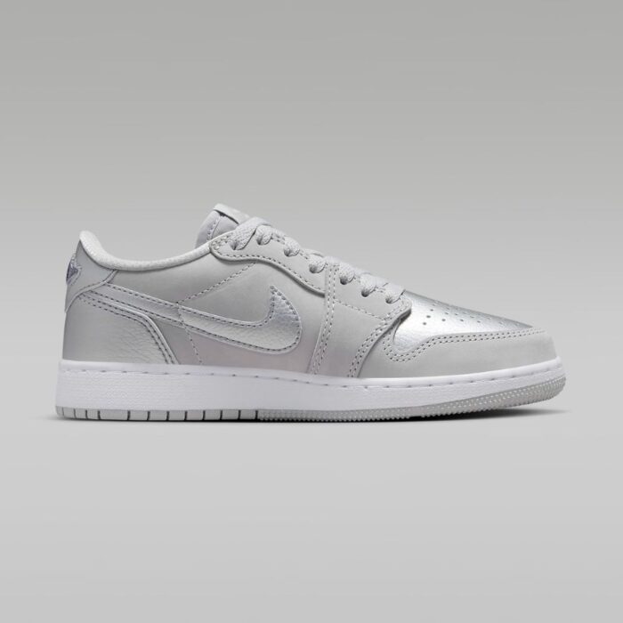 NIKE AIR JORDAN 1 LOW OG SILVER NEUTRAL GREY METALLIC SILVER WHITE CZ0790 002 - Image 4