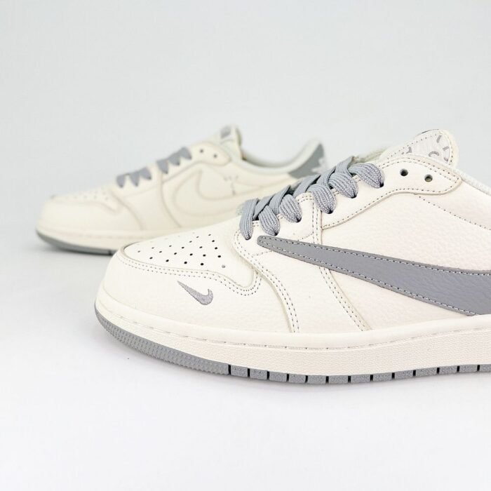 NIKE AIR JORDAN 1 LOW X TRAVIS SCOTT X SUPREME X THE NORTH FACE WHITE GREY - Image 3