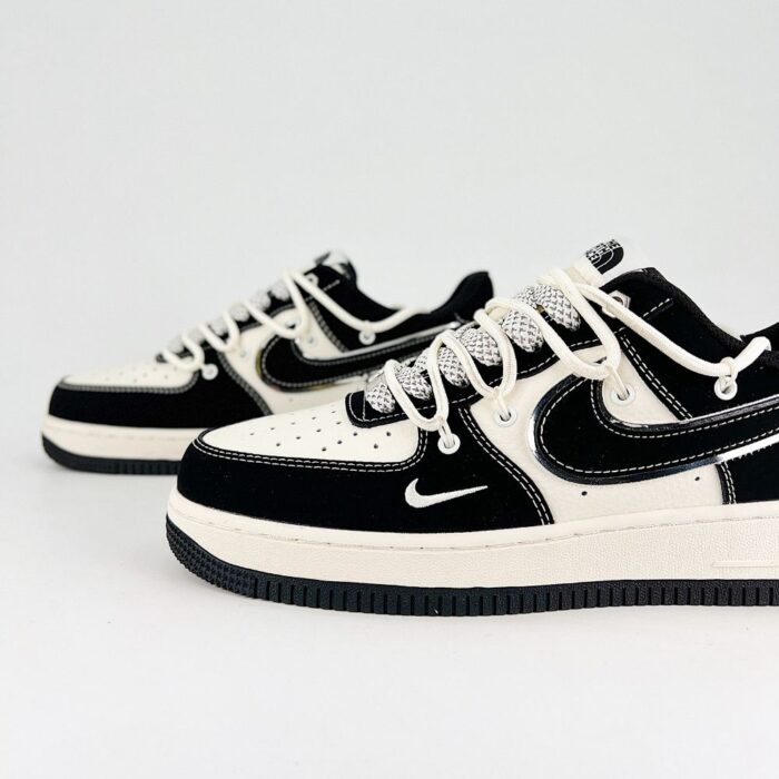 NIKE AIR FORCE 1 X THE NORTH FACE BLACK WHITE - Image 4