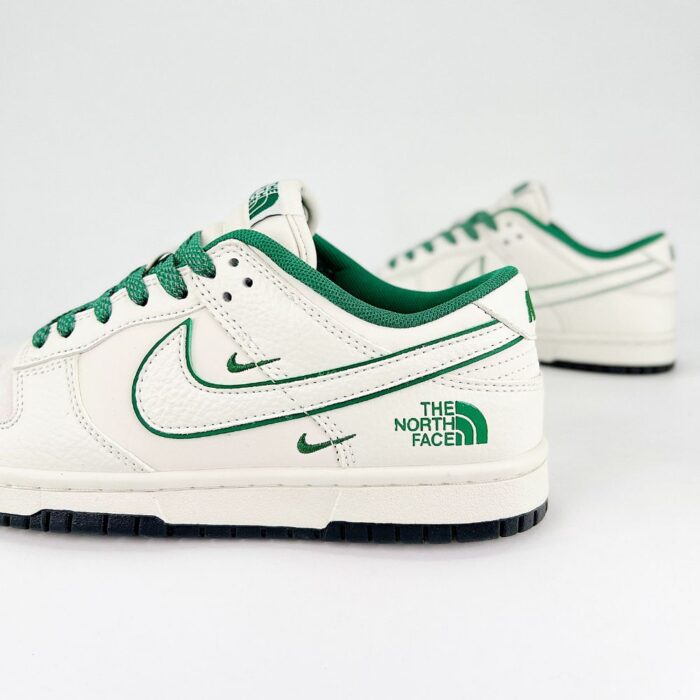 NIKE SB DUNK LOW X THE NORTH FACE GREEN WHITE - Image 5