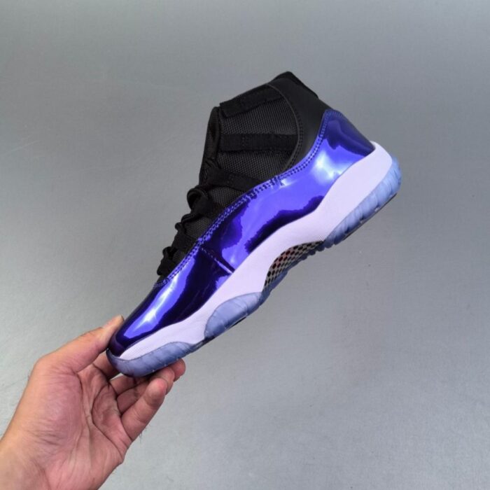NIKE AIR JORDAN 11 BLACK PURPLE - Image 3