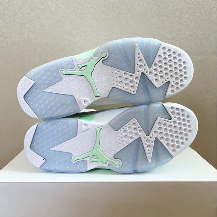 NIKE AIR JORDAN 6 RETRO MINT FOAM W DQ4914 103 - Image 4