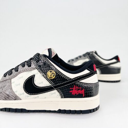 NIKE SB DUNK LOW X STUSSY SNAKE YEAR LIMITED EDITION WHITE BLACK GREY SMALL HOOK STARS XF8698 048 - Image 3