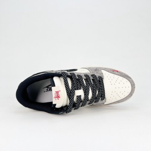 NIKE SB DUNK LOW X STUSSY SNAKE YEAR LIMITED EDITION WHITE BLACK GREY SMALL HOOK STARS XF8698 048 - Image 4