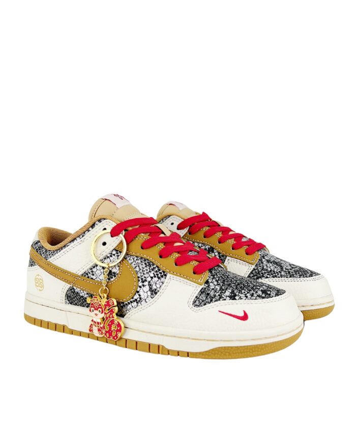 NIKE SB DUNK LOW SNAKE YEAR LIMITED EDITION WHITE BLACK YELLOW HOOK CY5979 102