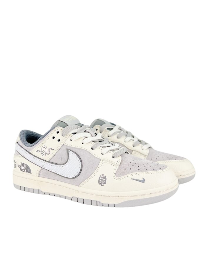 NIKE SB DUNK LOW RETRO X THE NORTH FACE SNAKE YEAR CREAM WHITE GREY DM6868 007