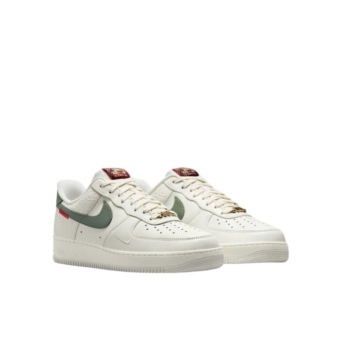 NIKE AIR FORCE 1 LOW YEAR OF THE SNAKE SAIL LIGHT BONE UNIVERSITY RED JADE HORIZON HV5979 130