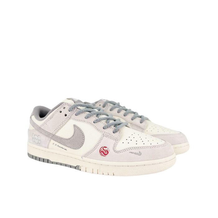 NIKE SB DUNK LOW X BEARBRICK GREY