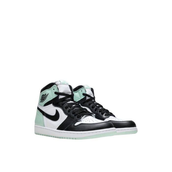 NIKE AIR JORDAN 1 RETRO HIGH IGLOO WHITE IGLOO BLACK 861428 100