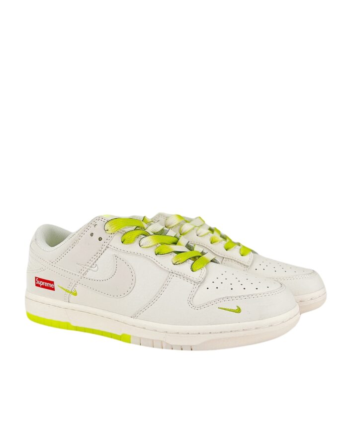 NIKE SB DUNK LOW X SUPREME WHITE LIGHT GREEN SMALL HOOKS BB8675 109