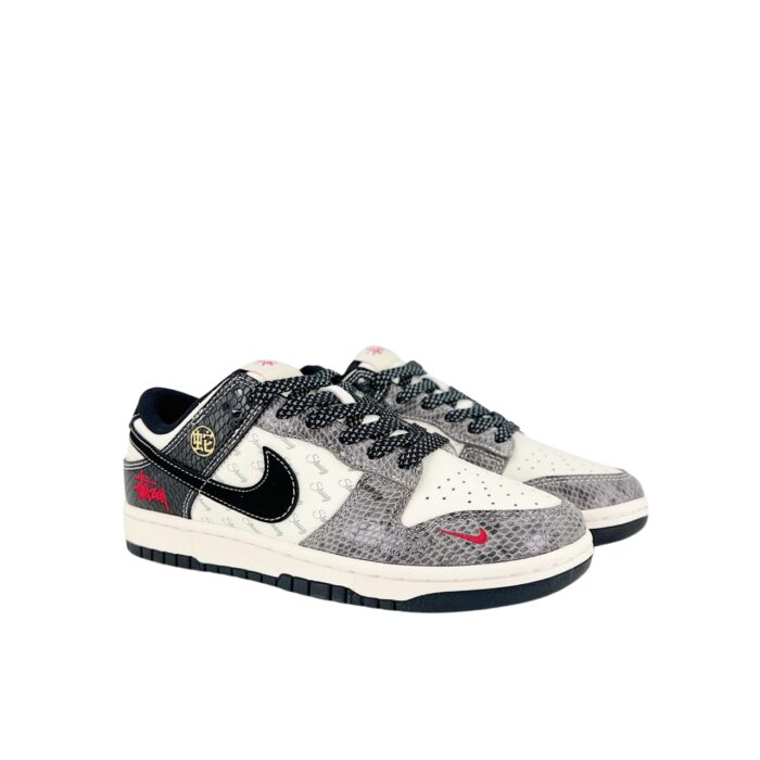 NIKE SB DUNK LOW X STUSSY SNAKE YEAR LIMITED EDITION WHITE BLACK GREY SMALL HOOK STARS XF8698 048
