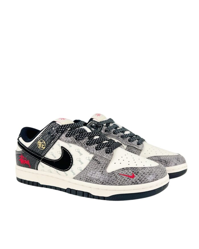 NIKE SB DUNK LOW X STUSSY SNAKE YEAR LIMITED EDITION WHITE BLACK GREY SMALL HOOK STARS XF8698 048