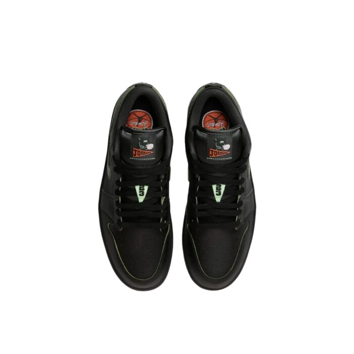 NIKE AIR JORDAN 1 LOW SE BLACK CAT - Image 4