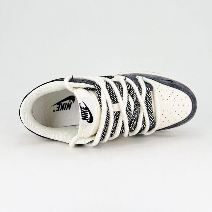 NIKE SB DUNK LOW X BEARBRICK BLACK WHITE - Image 6