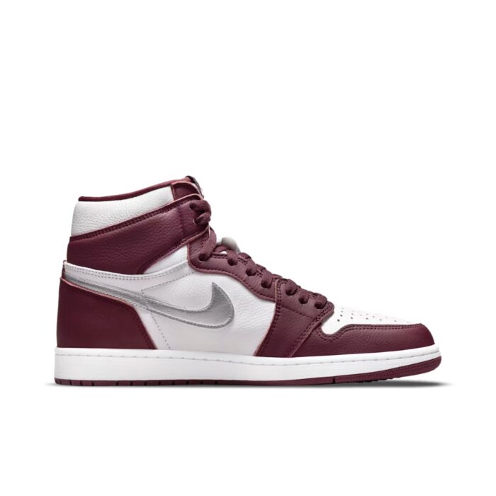 NIKE AIR JORDAN 1 RETRO HIGH OG BORDEAUX 555088 611 - Image 3