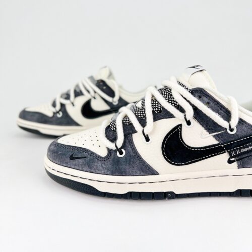 Nike SB Dunk Low X Bearbrick Black White - Image 4