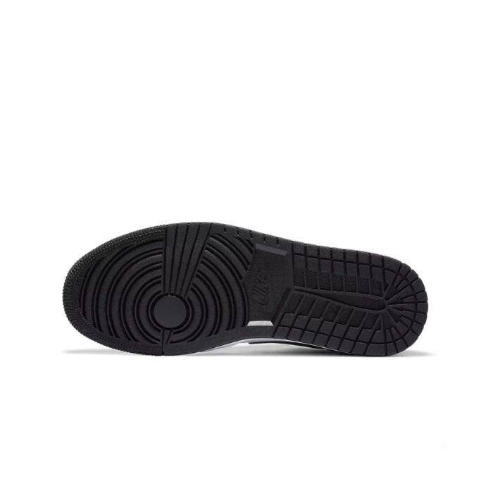NIKE AIR JORDAN 1 LOW LIGHT SMOKE GREY 553558 030 - Image 5