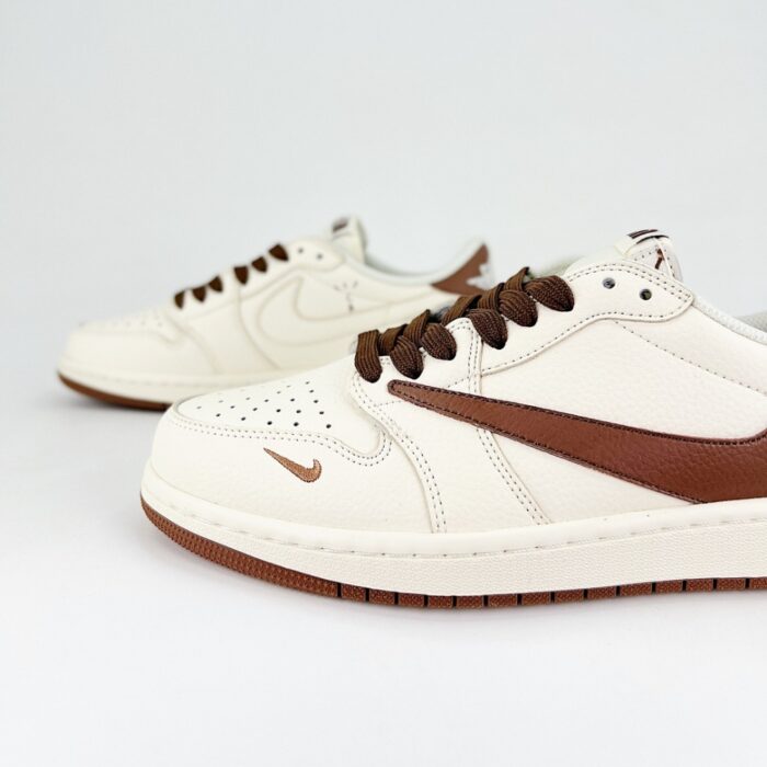 NIKE AIR JORDAN 1 LOW X TRAVIS SCOTT X SUPREME X THE NORTH FACE BROWN BEIGE - Image 4