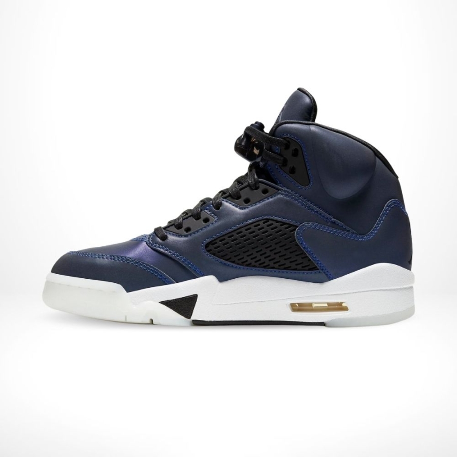 Medial side view of the Air Jordan 5