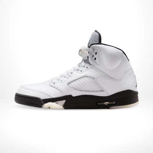 Medial side view of the Air Jordan 5