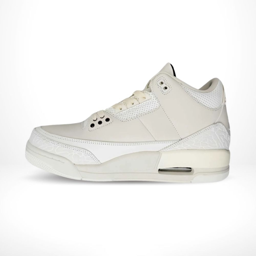 Medial side view of the Air Jordan 3