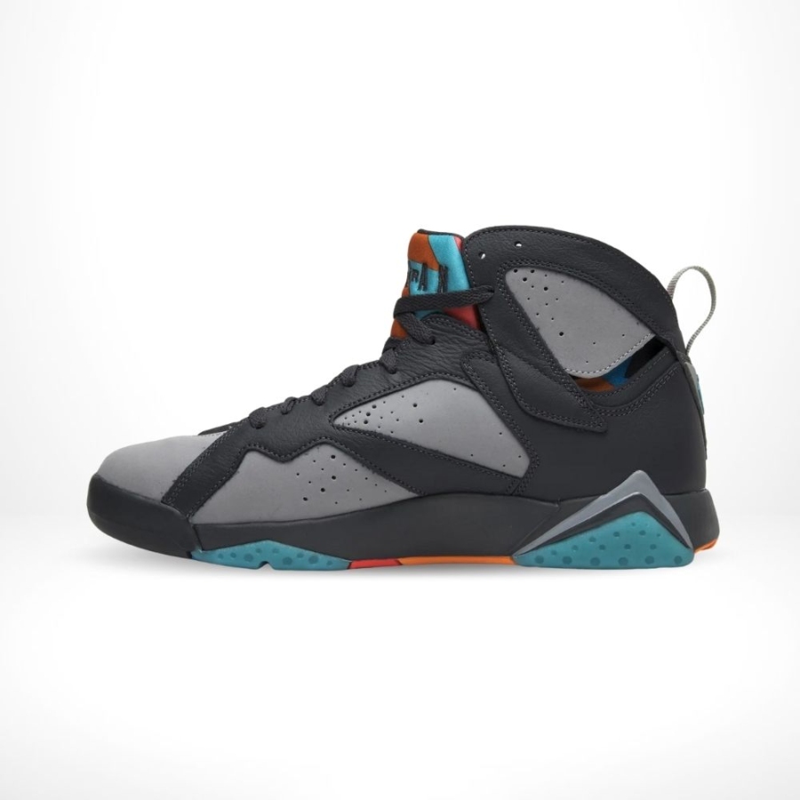 Medial side view of the Air Jordan 7