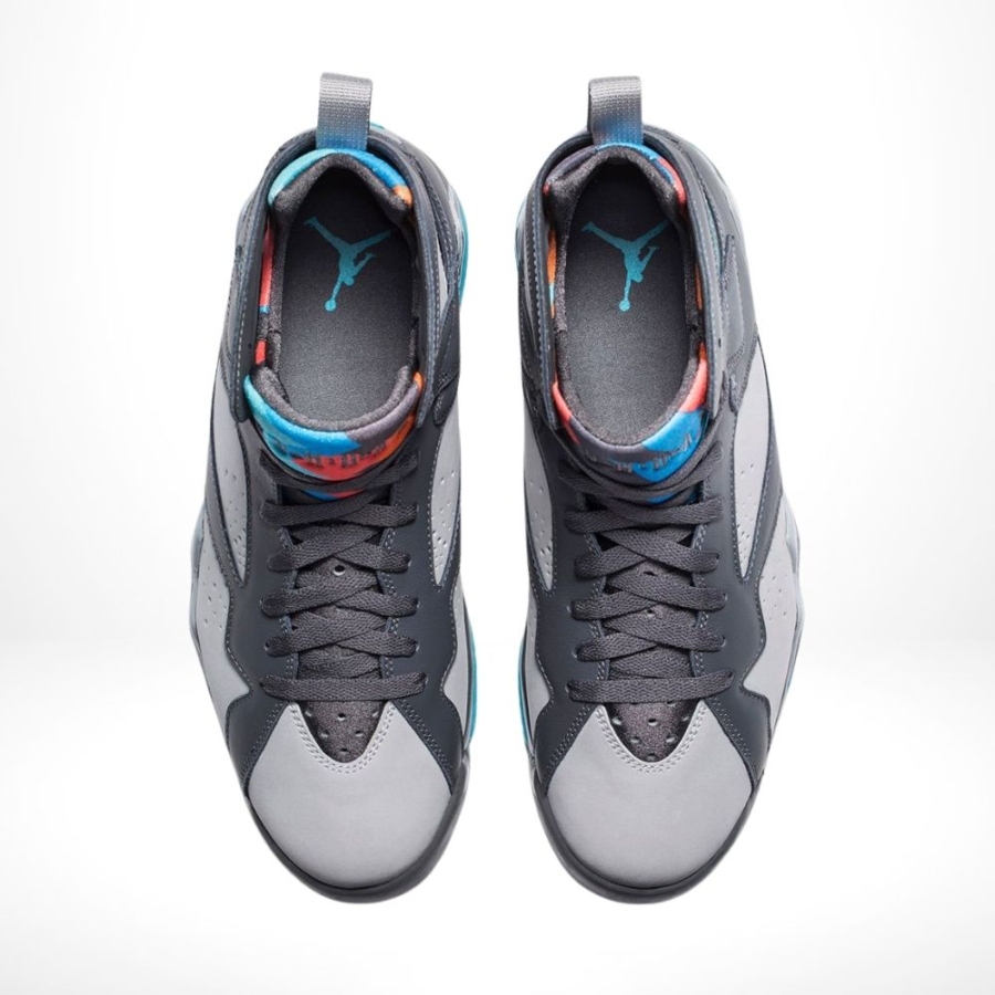 Top-down view of the Air Jordan 7
