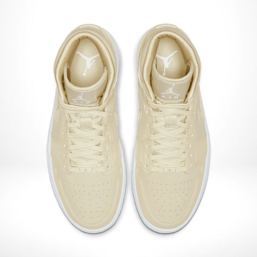 Top-down view of the Air Jordan 1