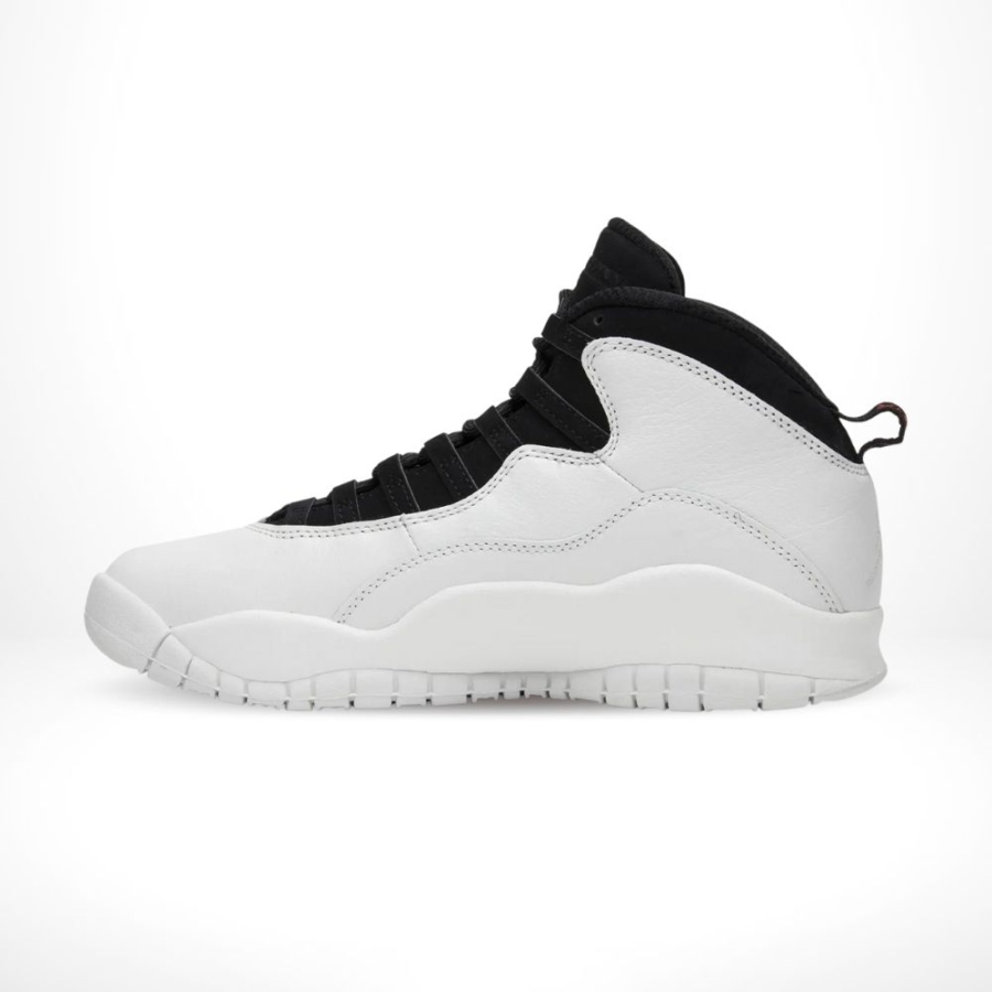 Medial side view of the Air Jordan 10