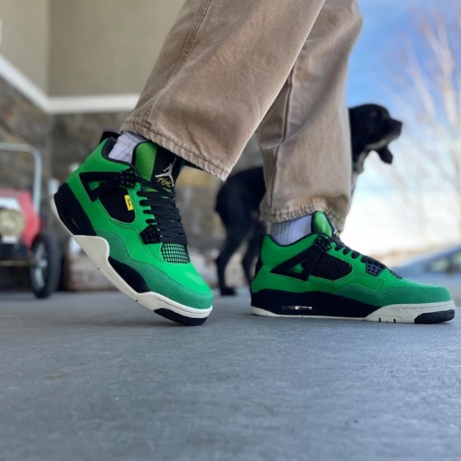 On-foot of the Air Jordan 4
