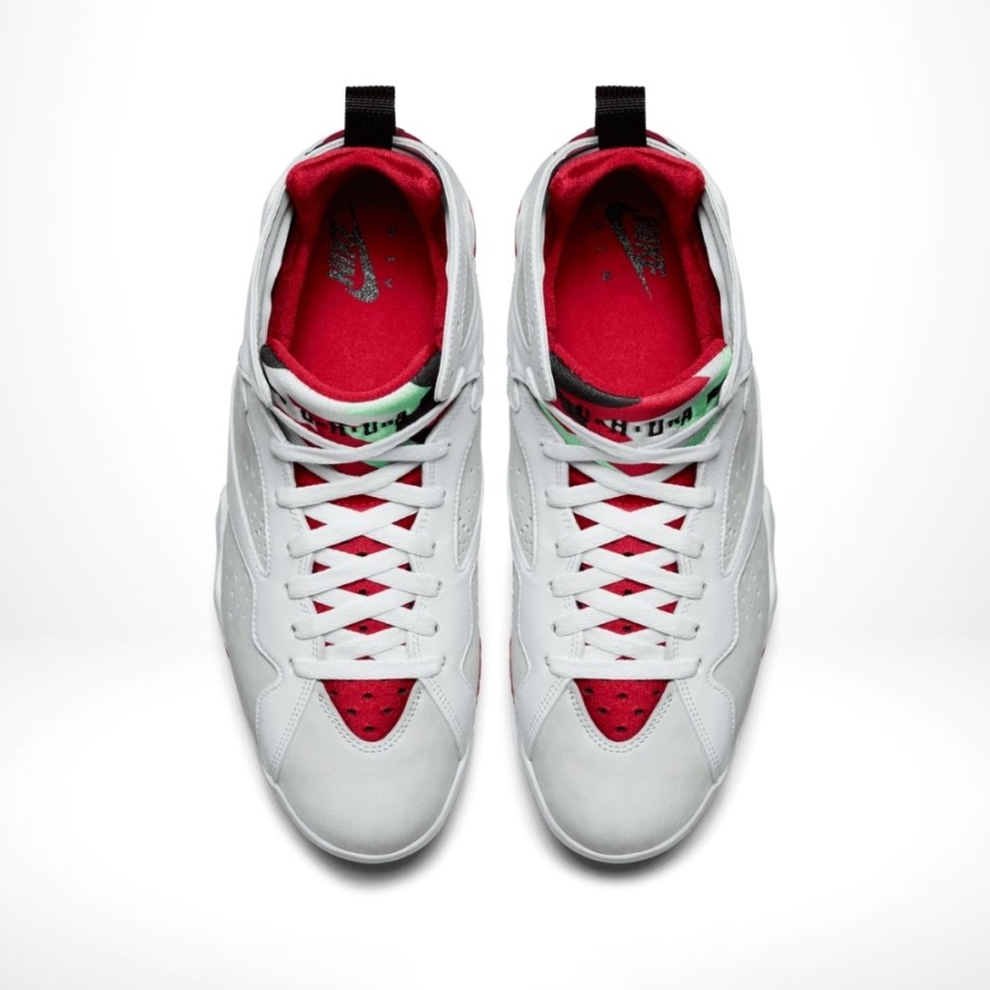 Top-down view of the Air Jordan 7