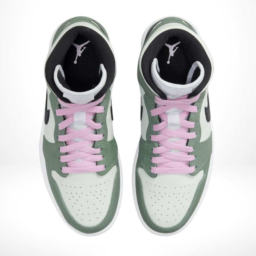 Top-down view of the Air Jordan 1