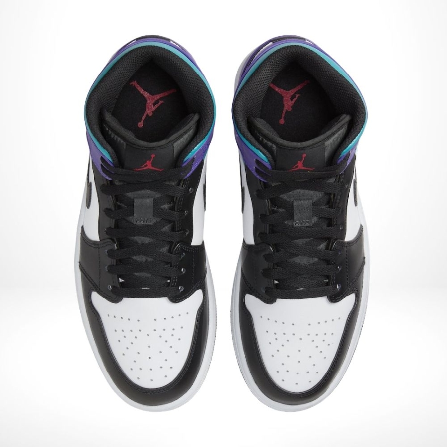 Top-down view of the Air Jordan 1