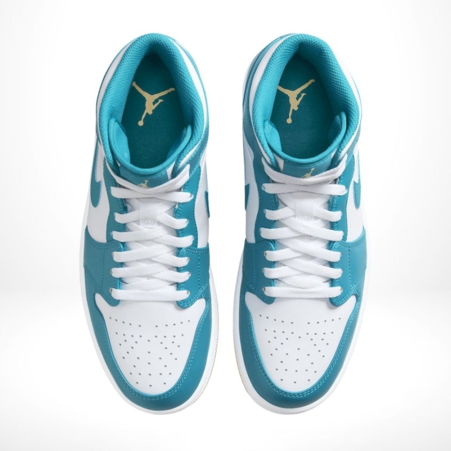 Top-down view of the Air Jordan 1