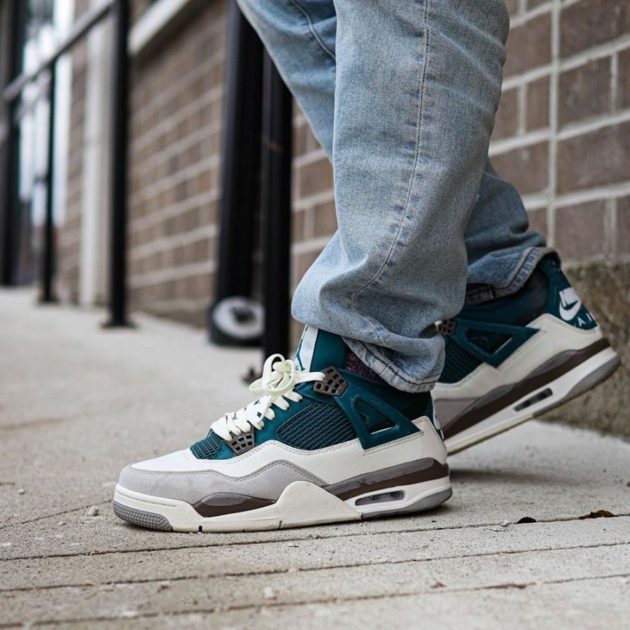 On-foot of the Air Jordan 4