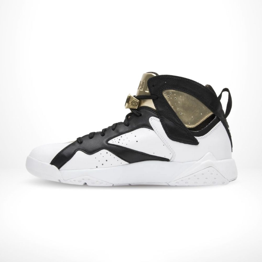 Medial side view of the Air Jordan 7