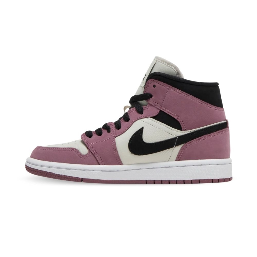Medial side view of the Air Jordan 1