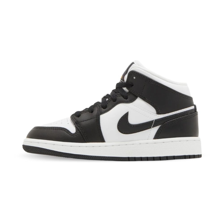 Medial side view of the Air Jordan 1