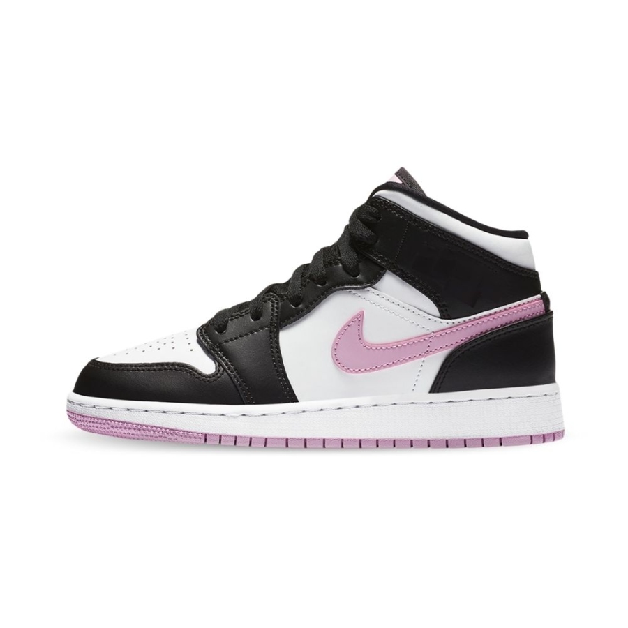 Medial side view of the Air Jordan 1