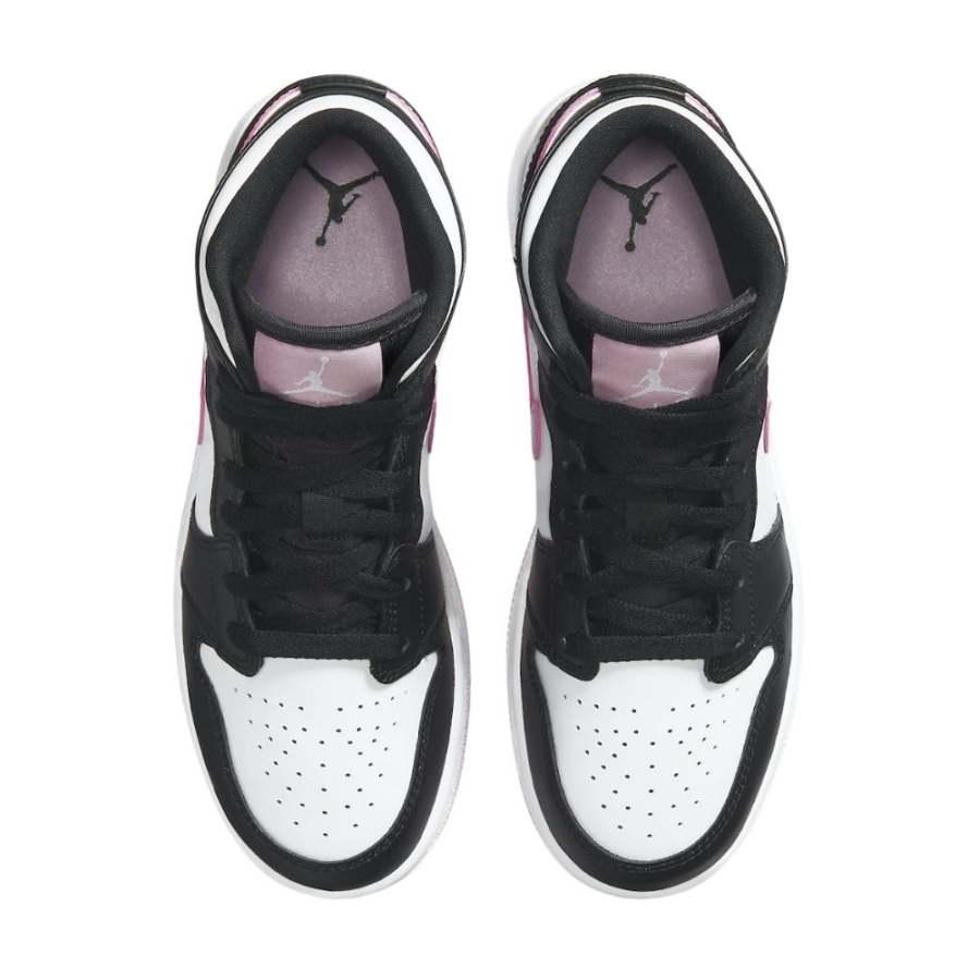 Top-down view of the Air Jordan 1