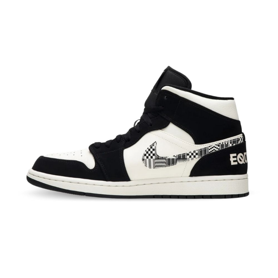 Medial Side view of the Air Jordan 1